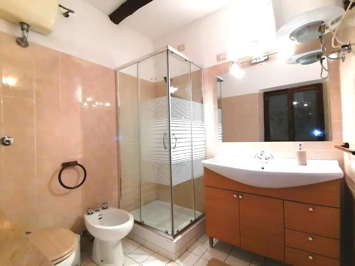 Apartment Calloni Franceschini Home Palaia Italy